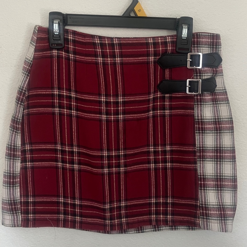 Art Class Vibrant Red, White and Black Checkered Skirt